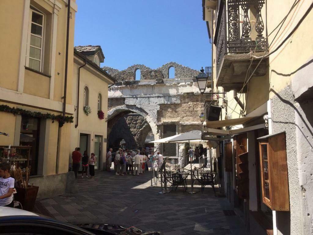 Al Teatro Romano - Cir 0343 Aosta Eksteriør billede